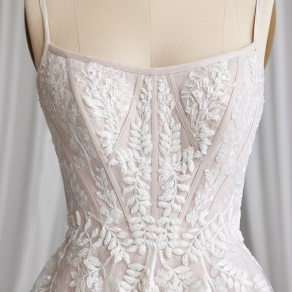 Maggie Sottero Wedding Gown Starling Size 18 - Picture 3 of 5